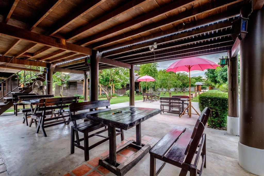 Banyen Villa San Sai Екстер'єр фото