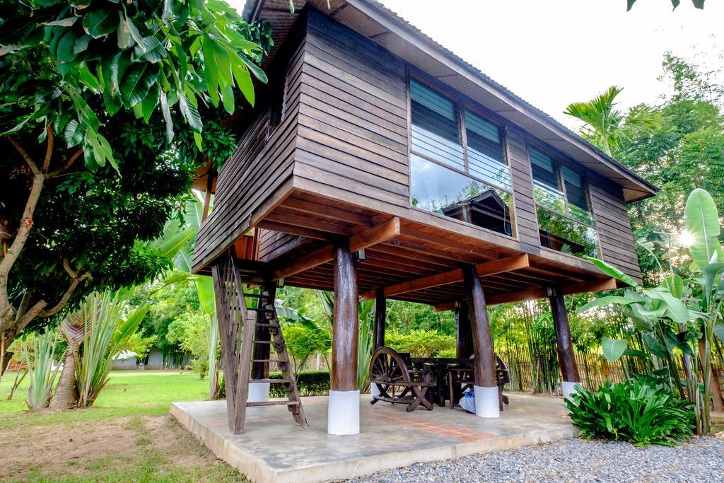 Banyen Villa San Sai Екстер'єр фото