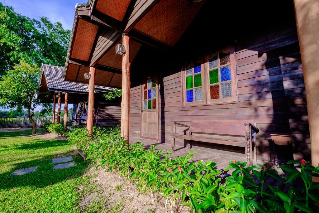 Banyen Villa San Sai Екстер'єр фото